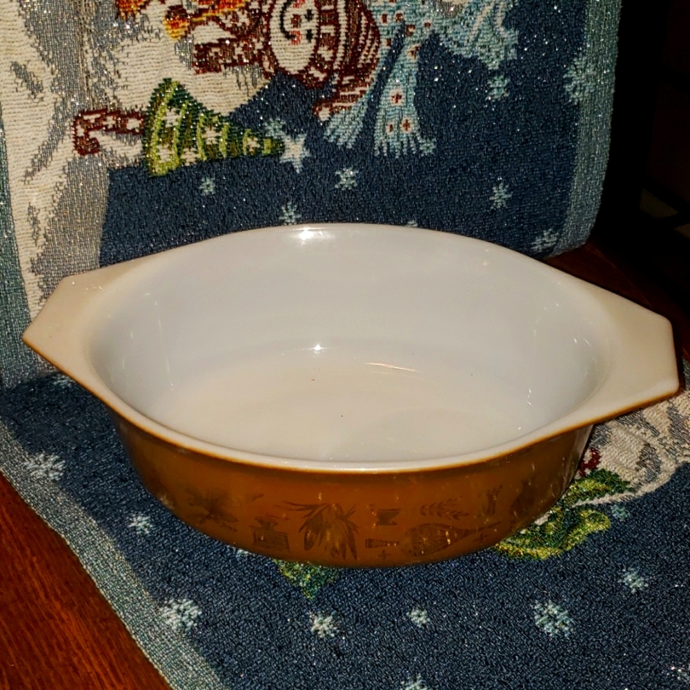 Vintage Pyrex 043 1.5qt ovenware